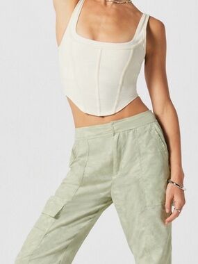Fabletics Minimal Square-Neck Crop Tank Top in Cream